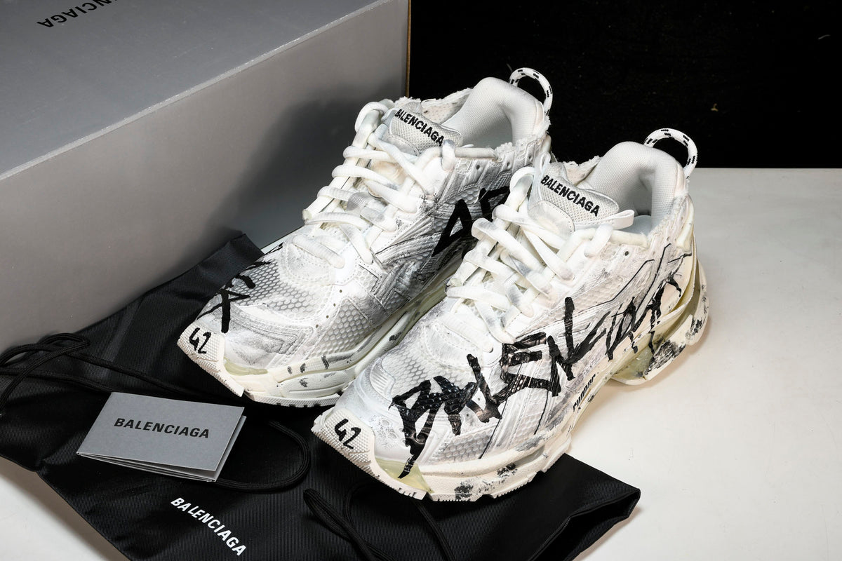 B Runner White Graffiti