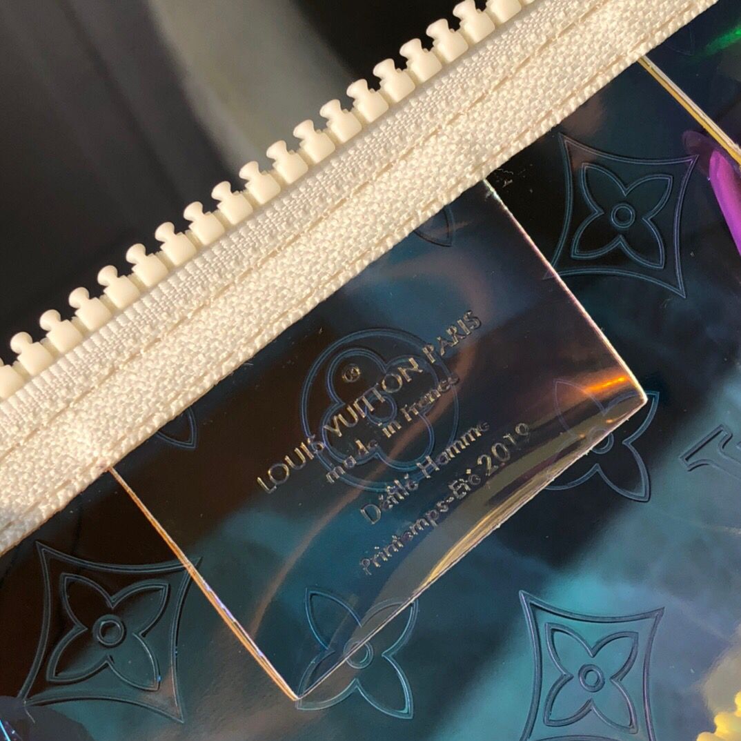 LOUIS VUITTON MONOGRAM 50 PRISM HOLOGRAPHIC TRAVEL BAG - Phantom Kicks