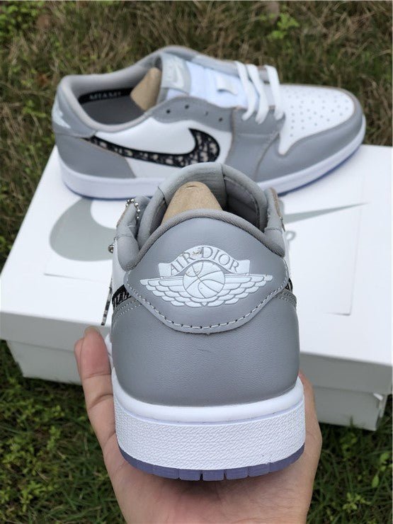 JORDAN 1 LOW x DIOR - Phantom Kicks