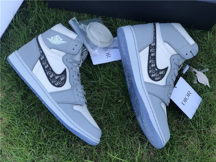 JORDAN 1 RETRO HIGH x DIOR - Phantom Kicks