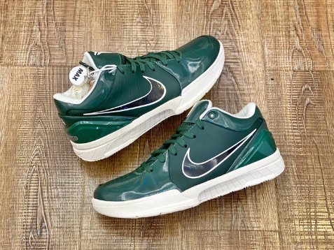 NIKE KOBE 4 x UNDEFEATED MILWAUKEE BUCKS - Phantom Kicks