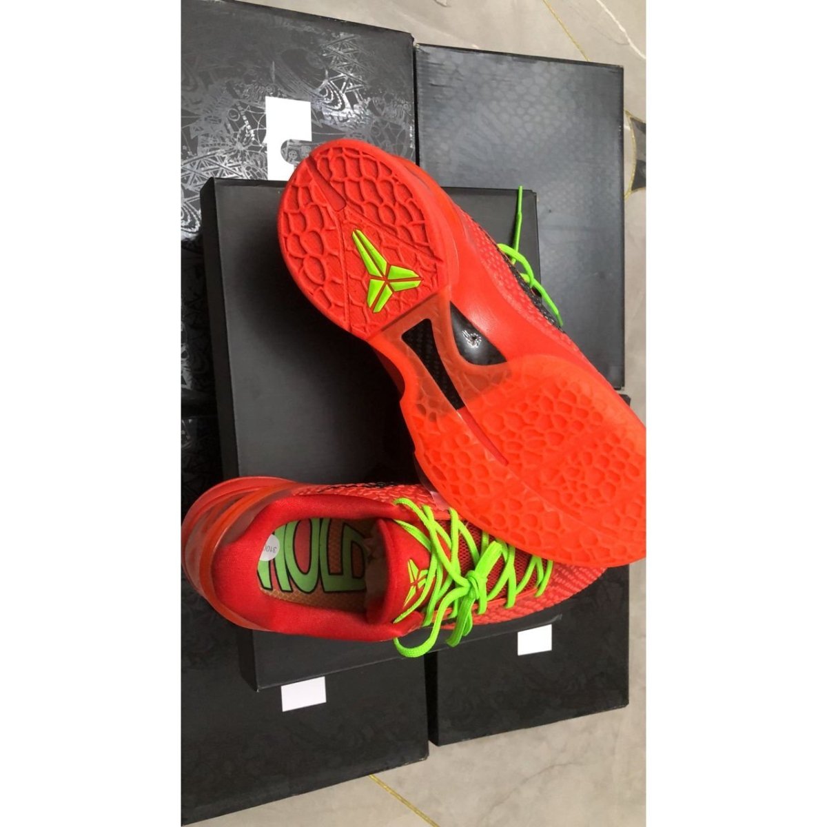 NIKE KOBE 6 PROTRO x REVERSE GRINCH - Phantom Kicks