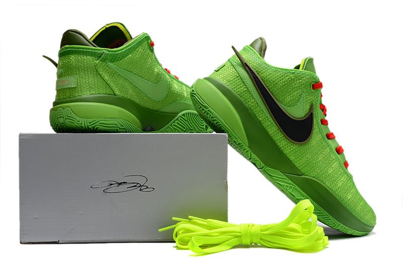 NIKE LEBRON 20 x GRINCH - Phantom Kicks