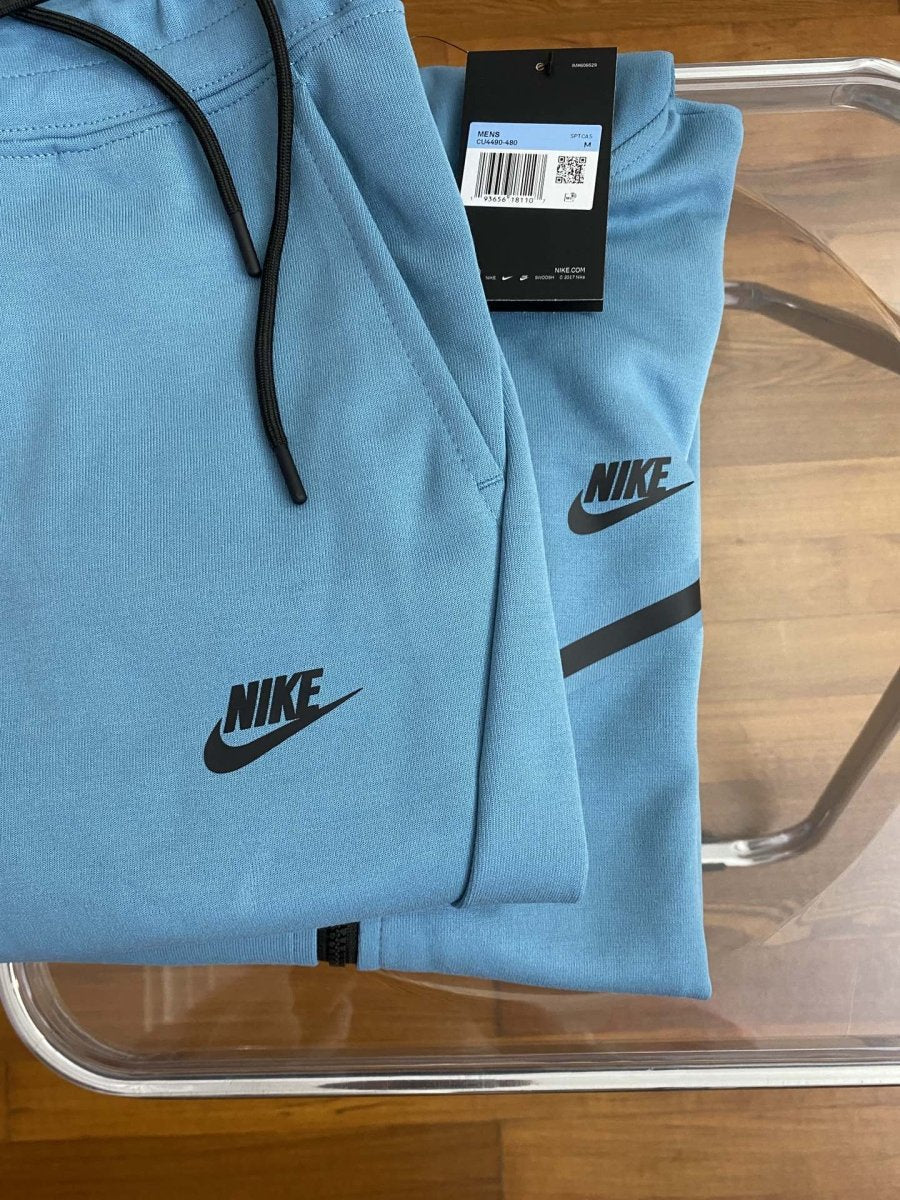 NIKE TECH FLEECE PANTS x LIGHT BLUE - Phantom Kicks