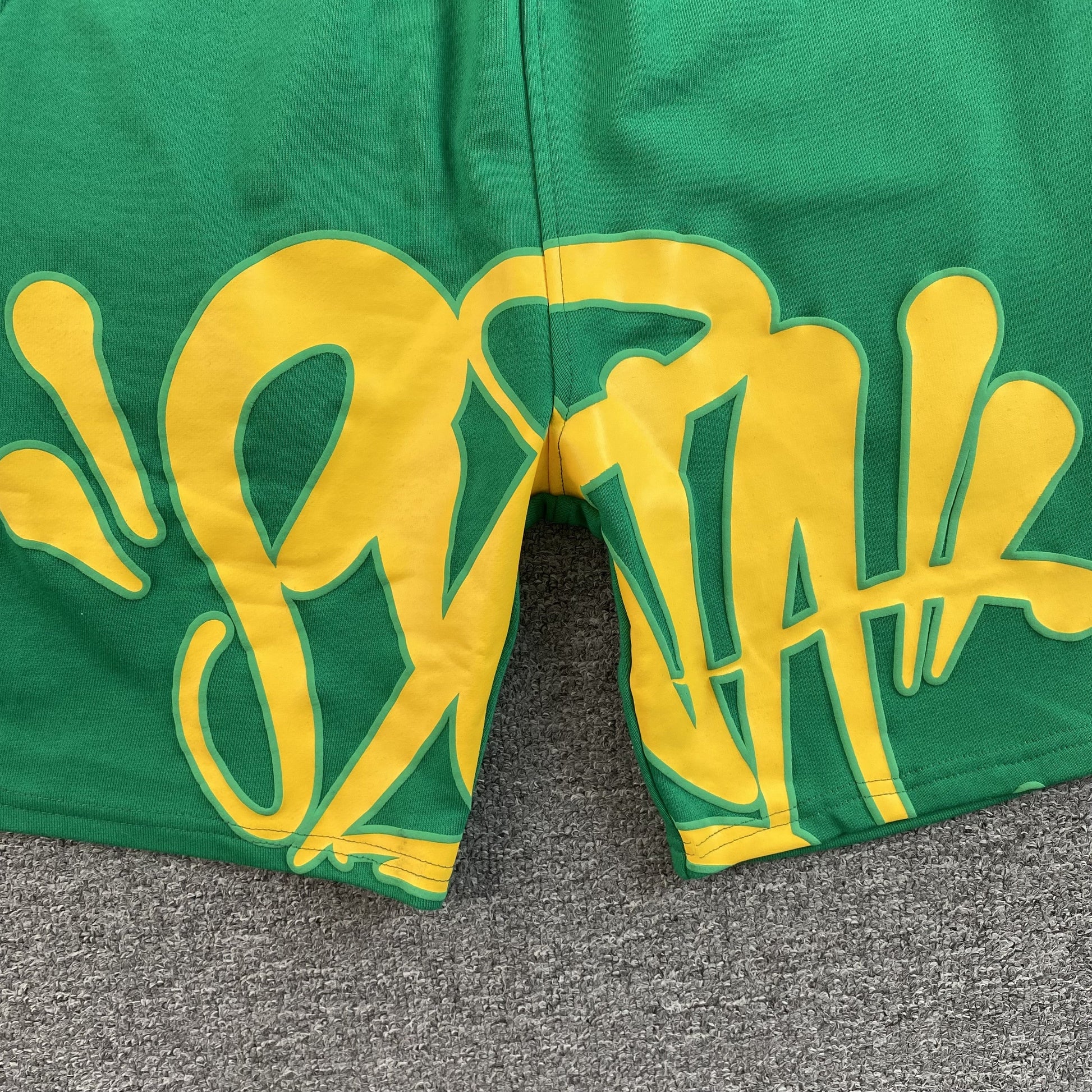 SYNA WORLD SHORTS GREEN - Phantom Kicks
