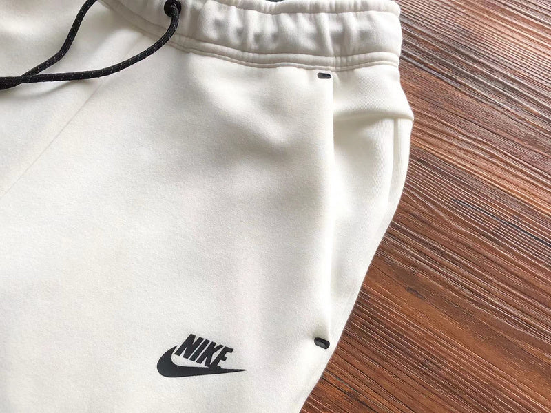 NIKE TECH FLEECE PANTS x WHITE - Phantom Kicks