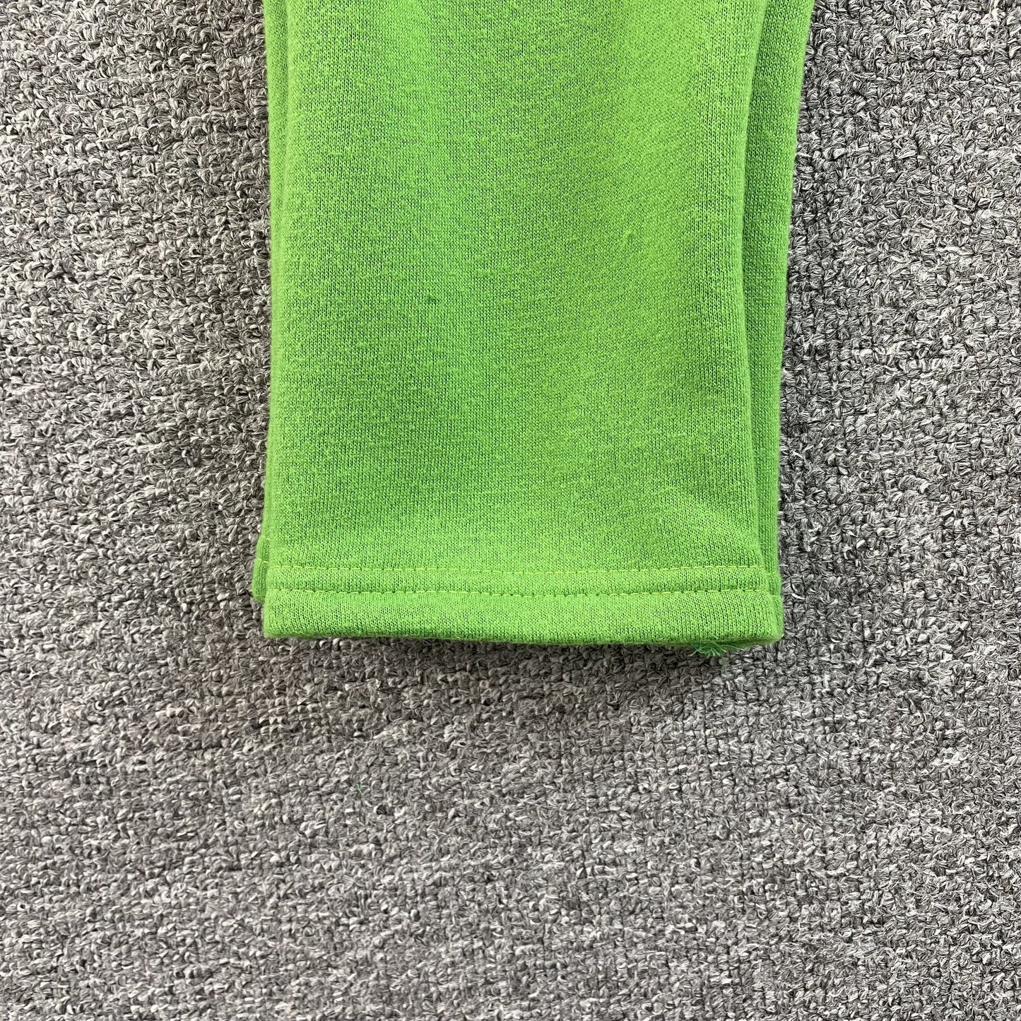SYNA WORLD SWEATPANTS GREEN - Phantom Kicks