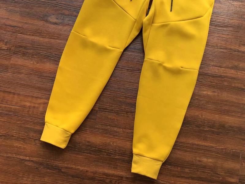 NIKE TECH FLEECE PANTS x YELLOW - Phantom Kicks