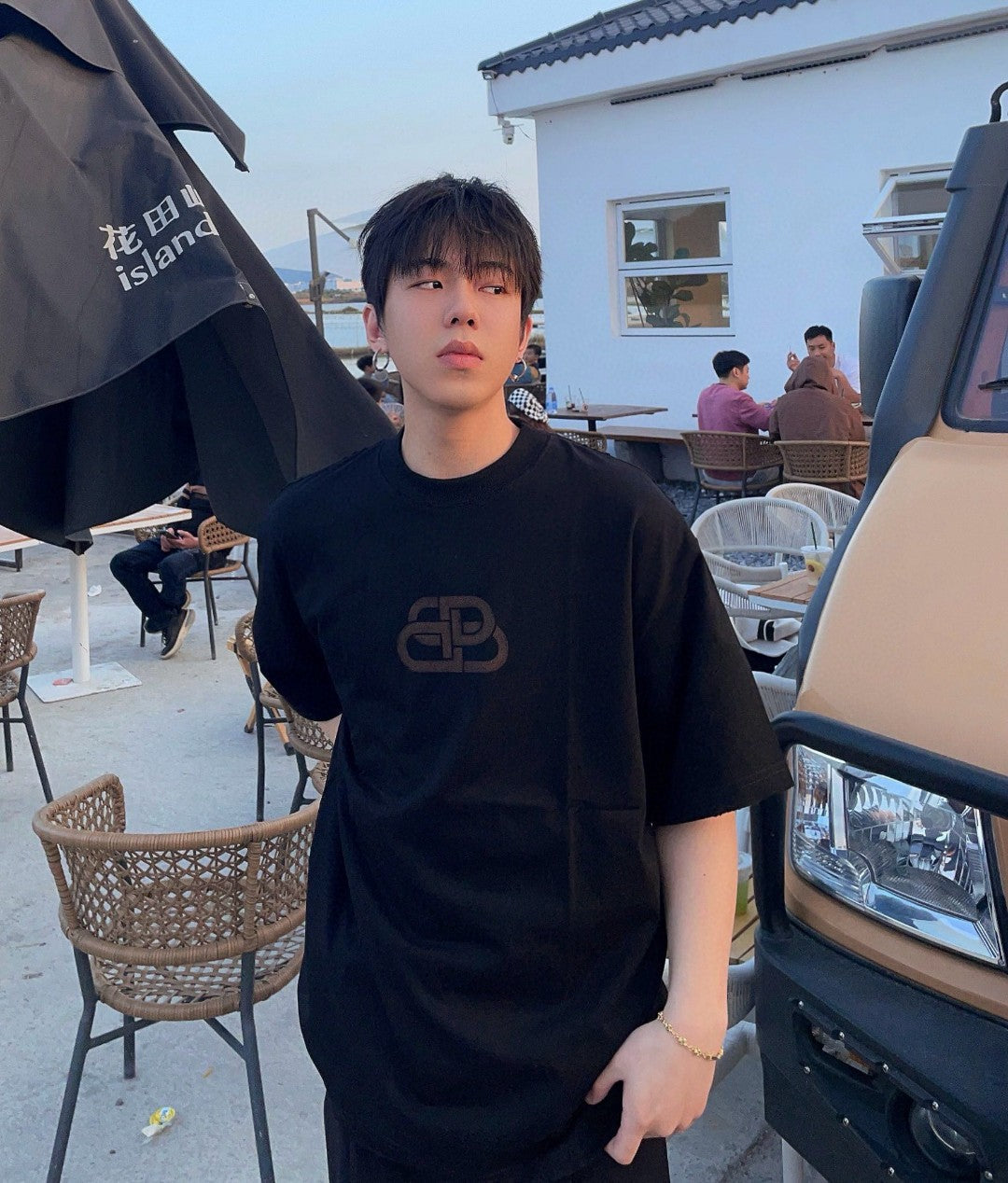 Balenciaga T-Shirt - Monochrome Logo - Phantom Kicks