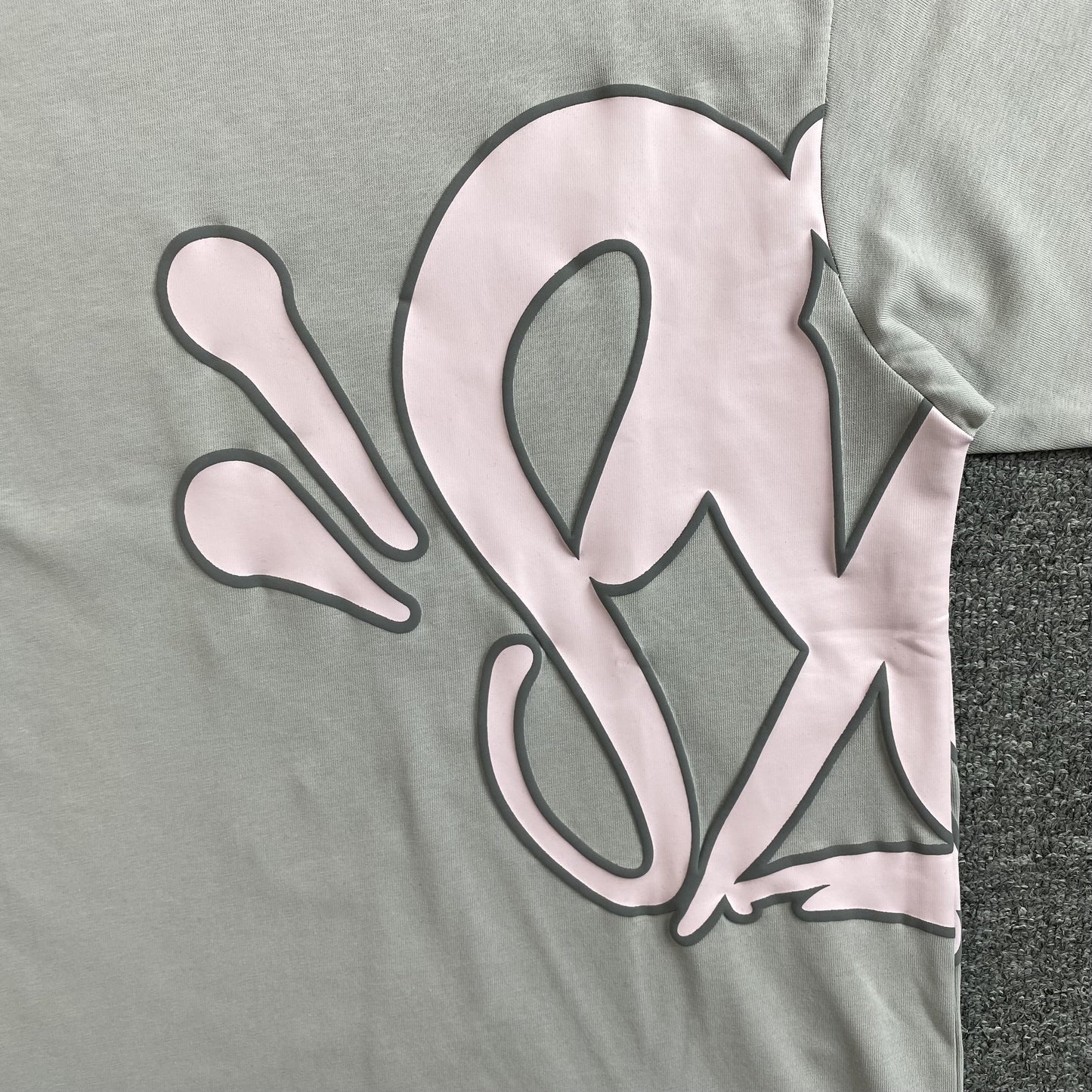SYNA WORLD T-SHIRT GREY PINK - Phantom Kicks