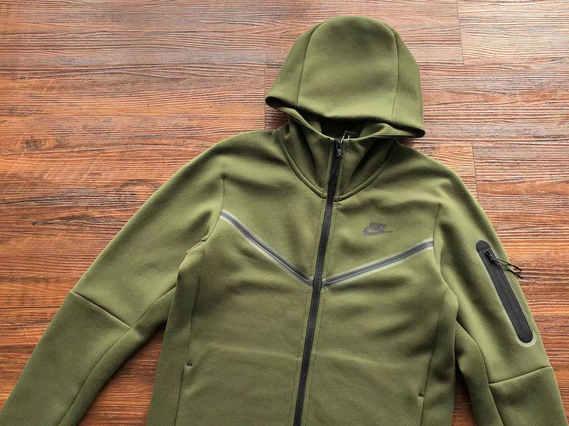 NIKE TECH FLEECE HOODIE x OLIVE GREEN - Phantom Kicks