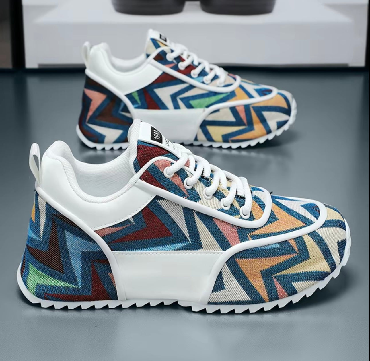 Men's fashionable running shoes are breathable, lightweight, comfortable, thick soled, elastic, casual sports shoes, wear-resistant, anti slip, strong traction, trendy basketball shoes - Phantom Kicks