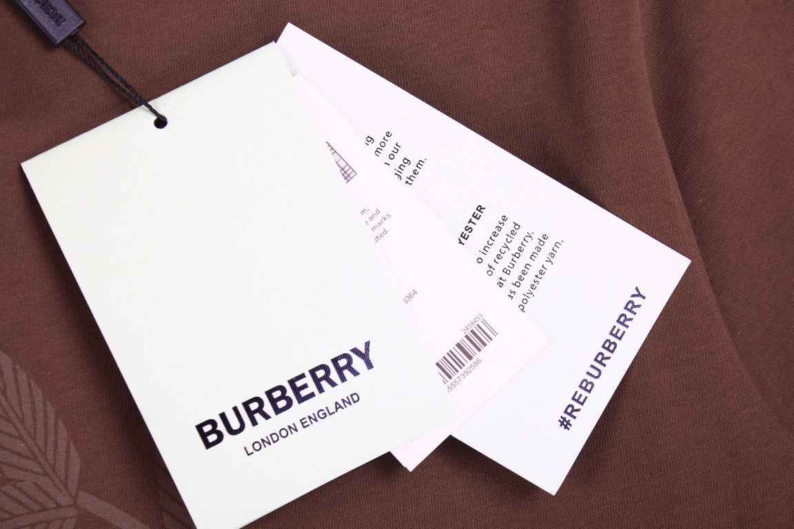 Burberry T-shirt with Checkered Crest - Phantom Kicks