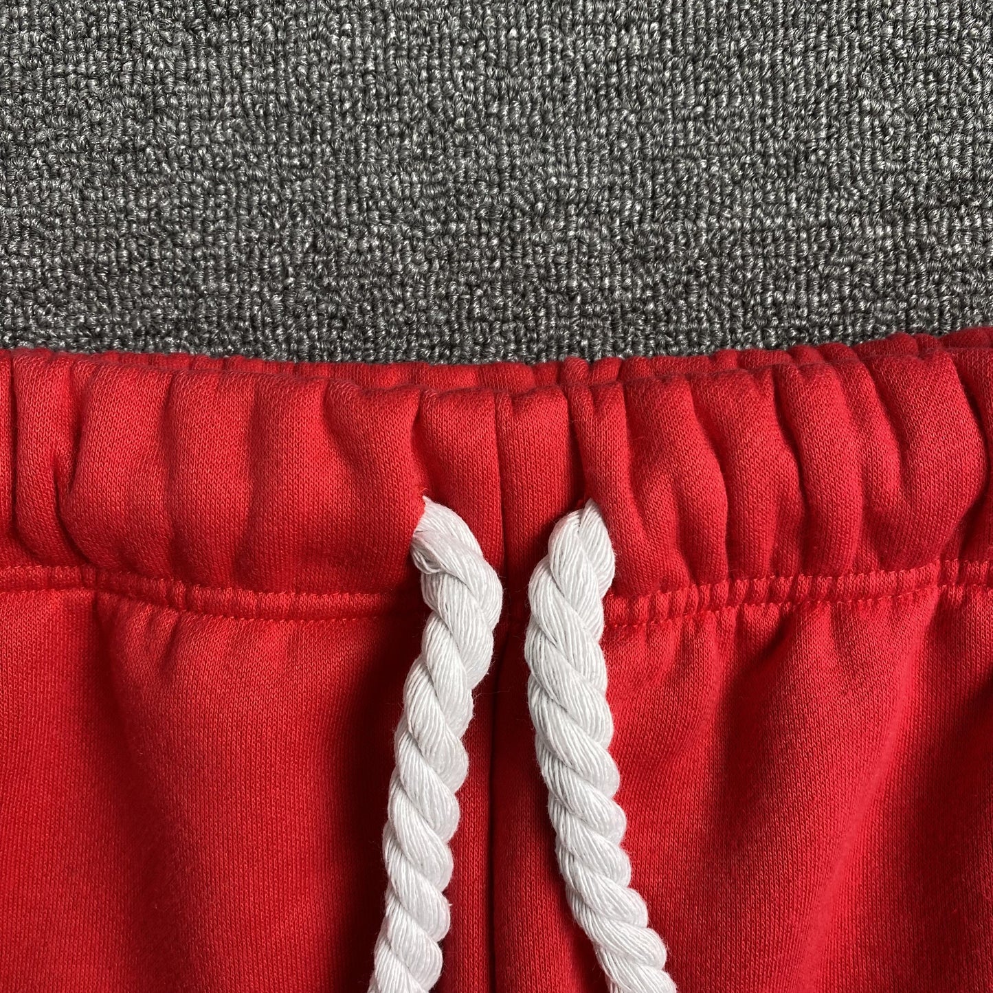 SYNA WORLD SYNA LOGO SWEATPANTS RED - Phantom Kicks