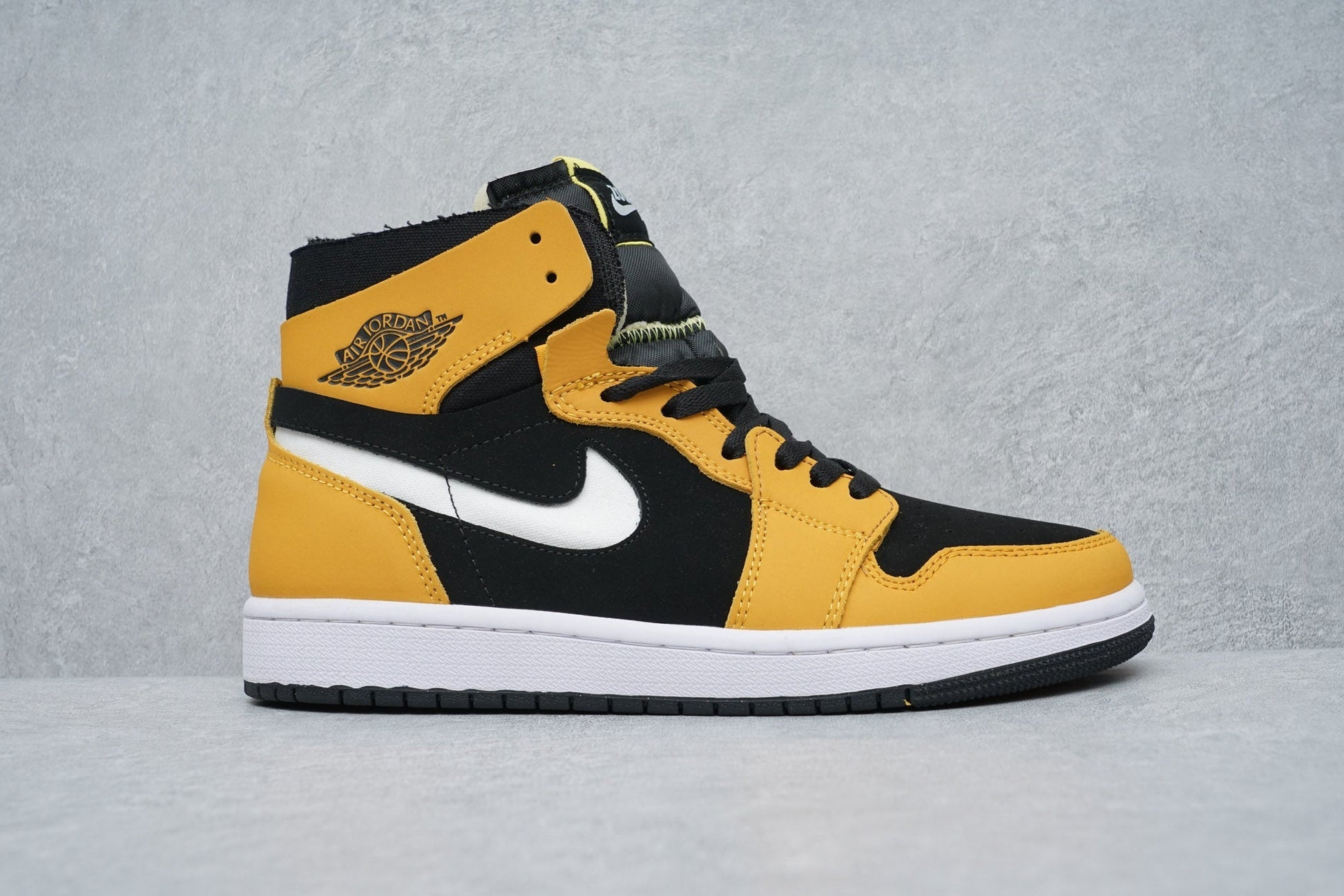 JORDAN 1 HIGH ZOOM AIR CMFT x BLACK MONARCH - Phantom Kicks