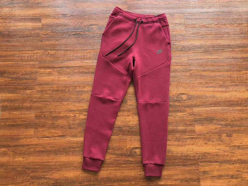 NIKE TECH FLEECE PANTS x BURGUNDY - Phantom Kicks