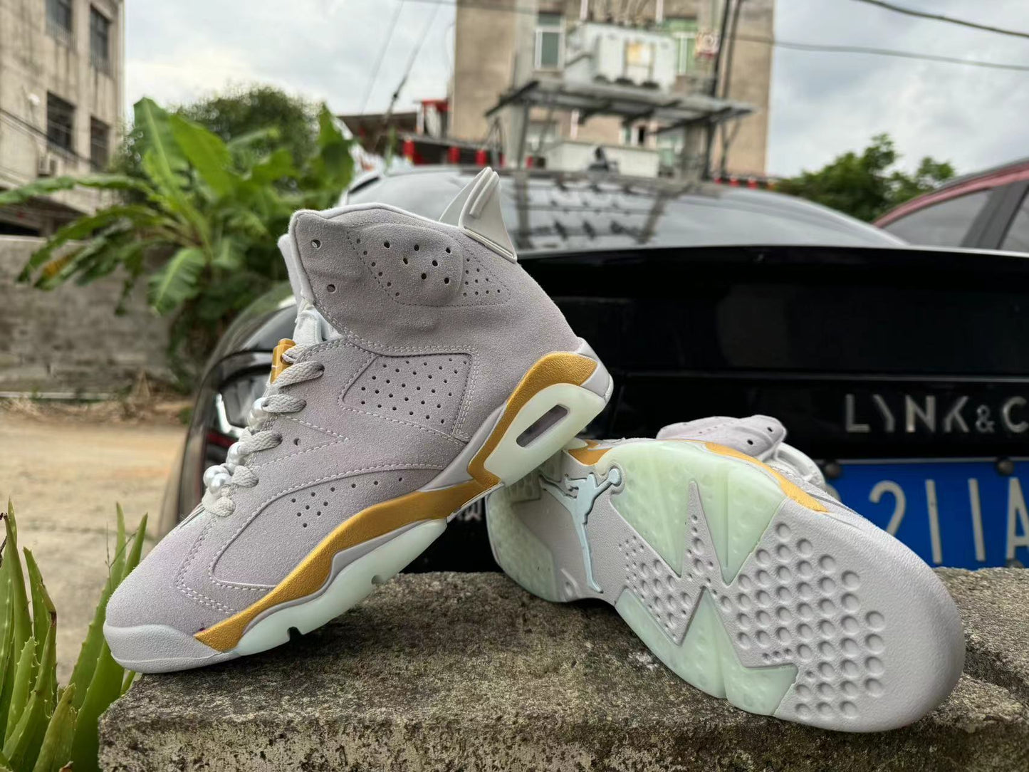 Jordan 6 "Gold Hoops" - Phantom Kicks