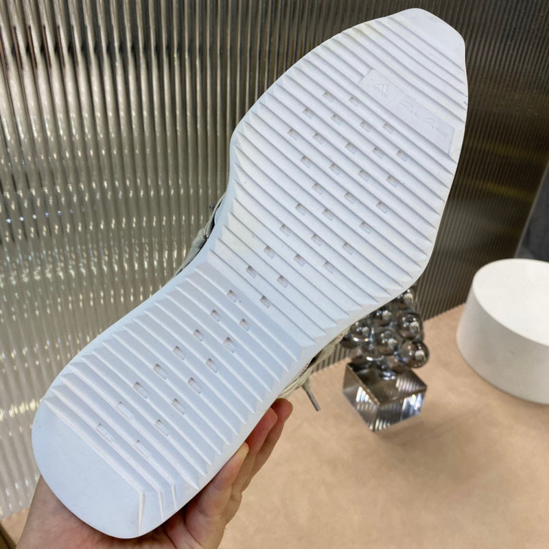 Innovative Wrap-Lace Sneakers - Phantom Kicks