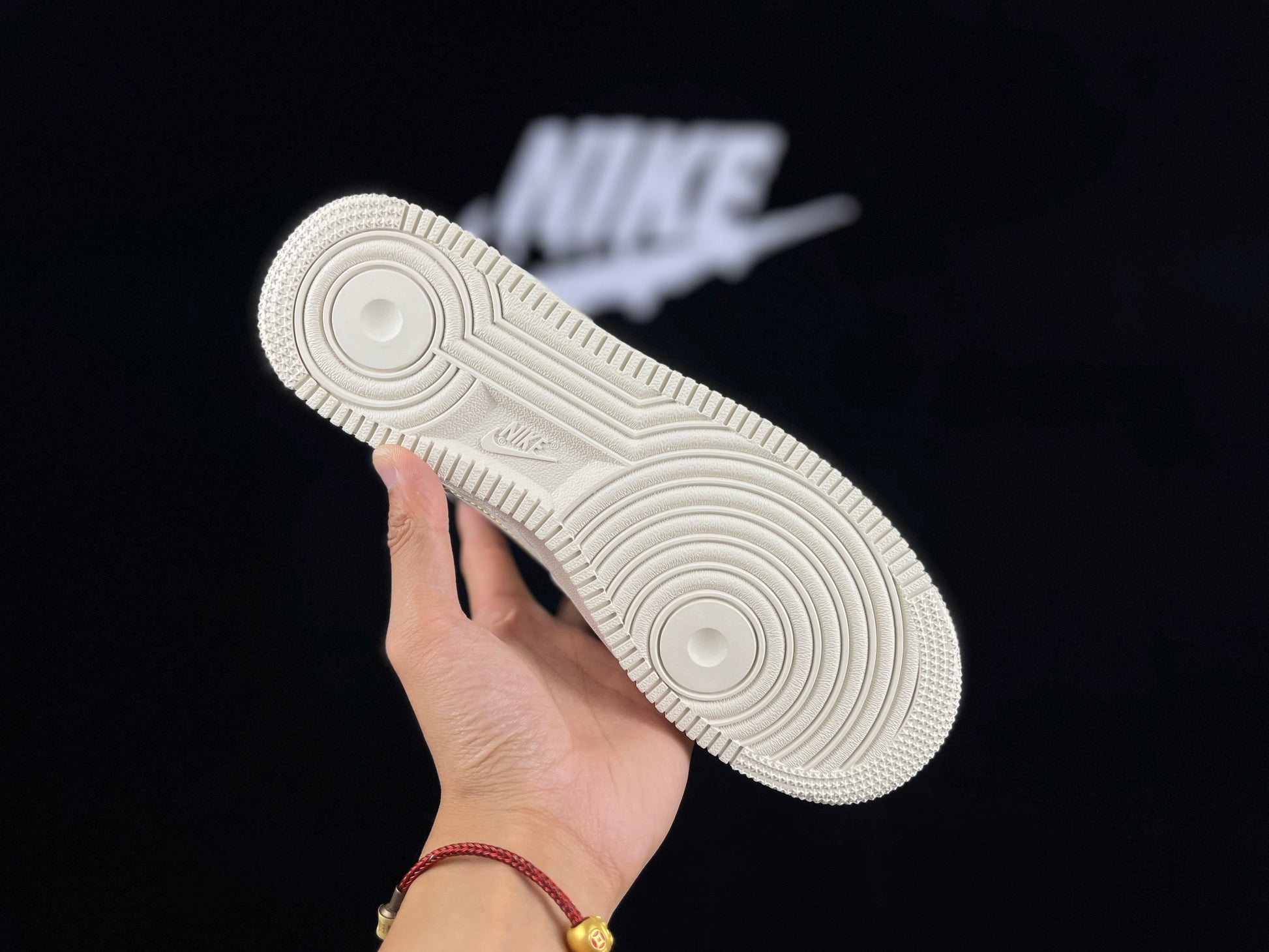 NIKE AIR FORCE 1 - Phantom Kicks