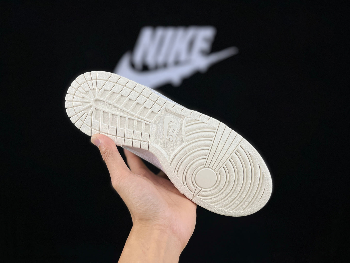 NIKE AIR FORCE 1 "Light Green" - Phantom Kicks