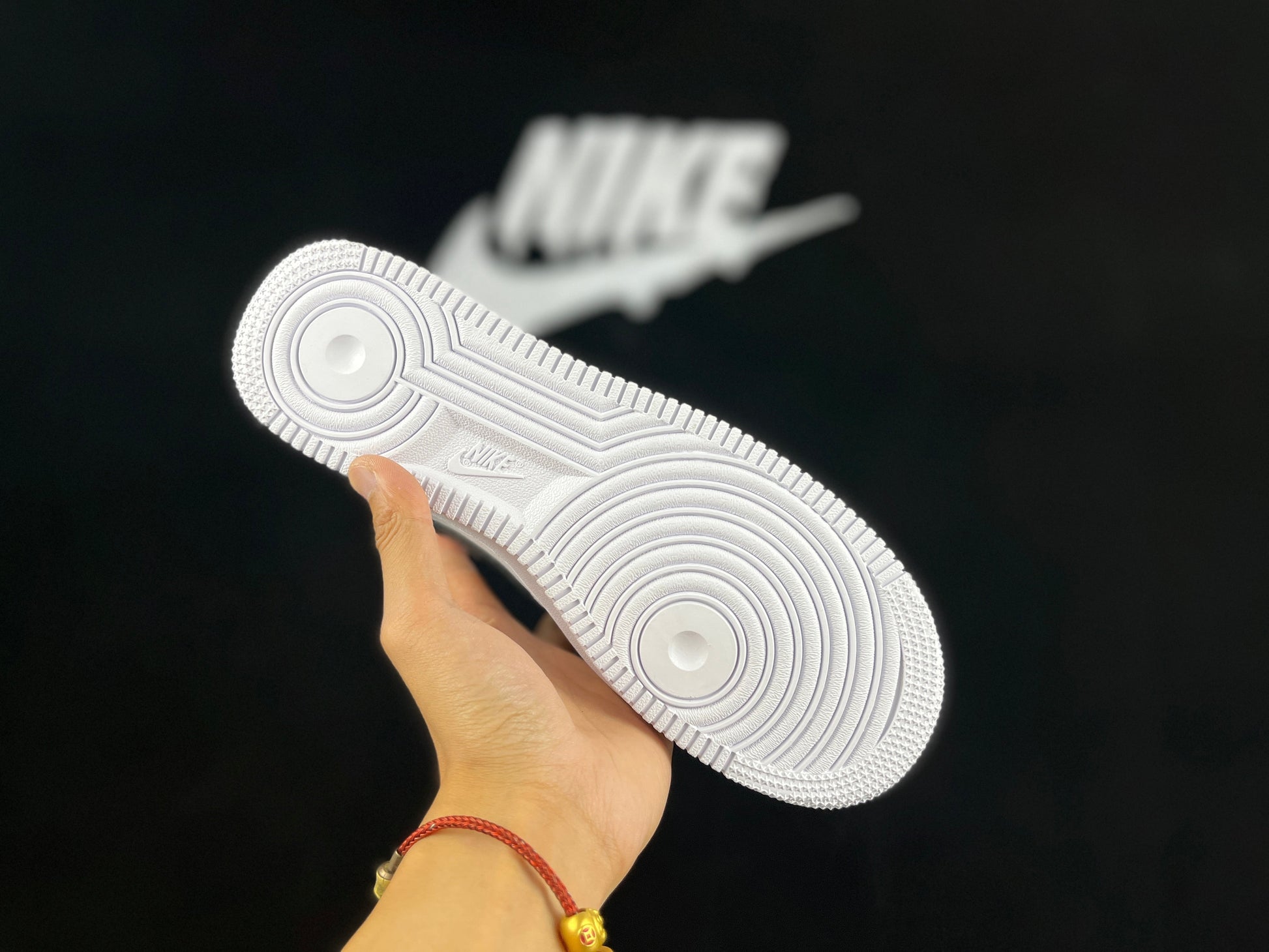 NIKE AIR FORCE 1 "Mini Swoosh White/Black" - Phantom Kicks