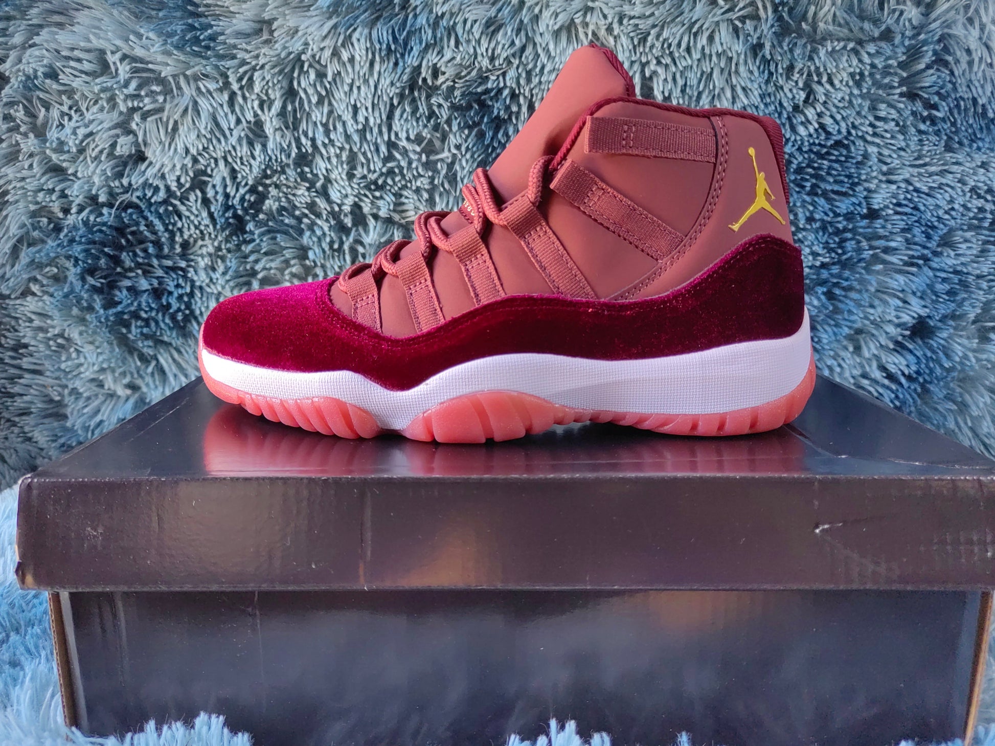 JORDAN 11 “Heiress” - Phantom Kicks