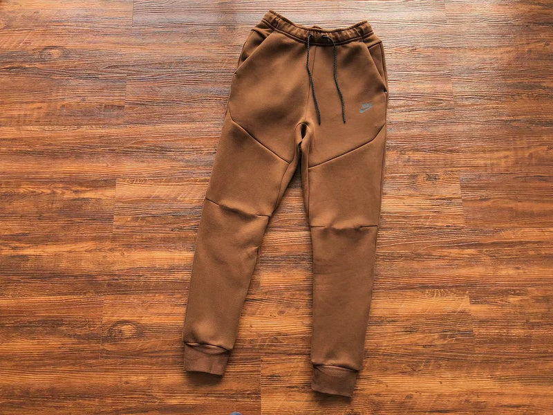 NIKE TECH FLEECE PANTS x BROWN - Phantom Kicks