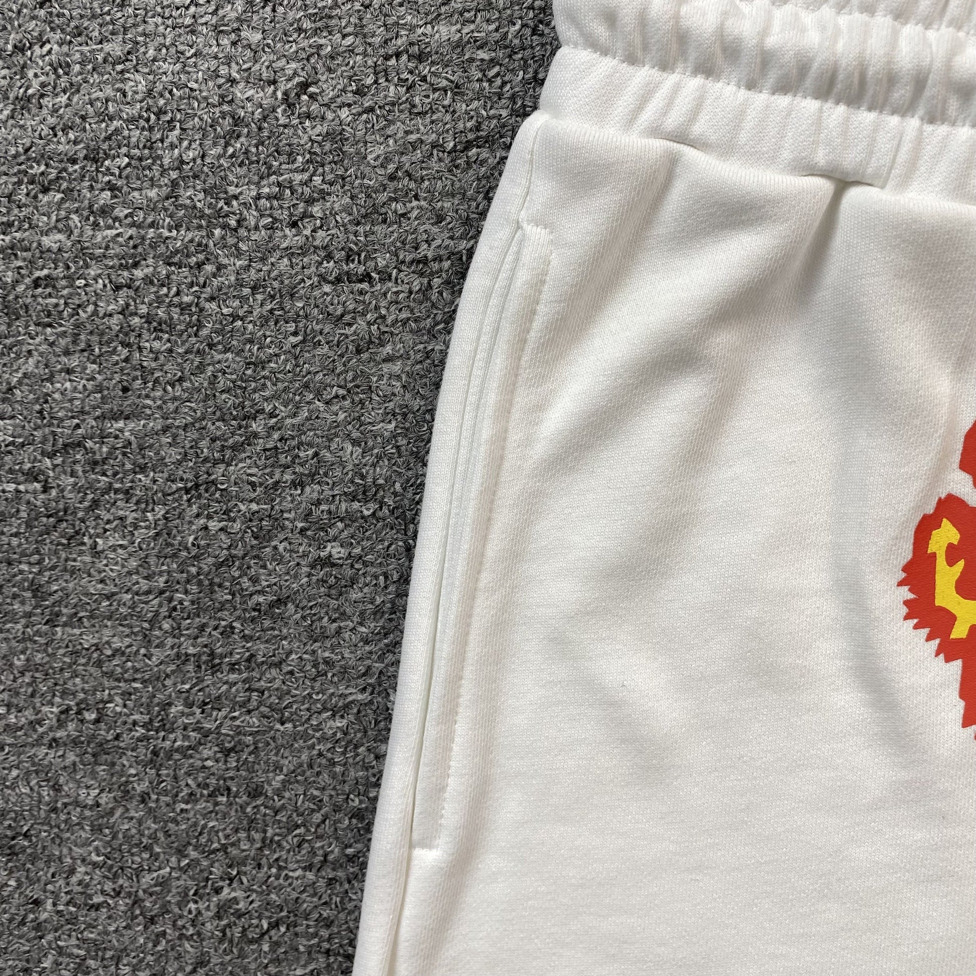 DENIM TEARS x OFFSET COTTON WREATH SHORTS WHITE - Phantom Kicks