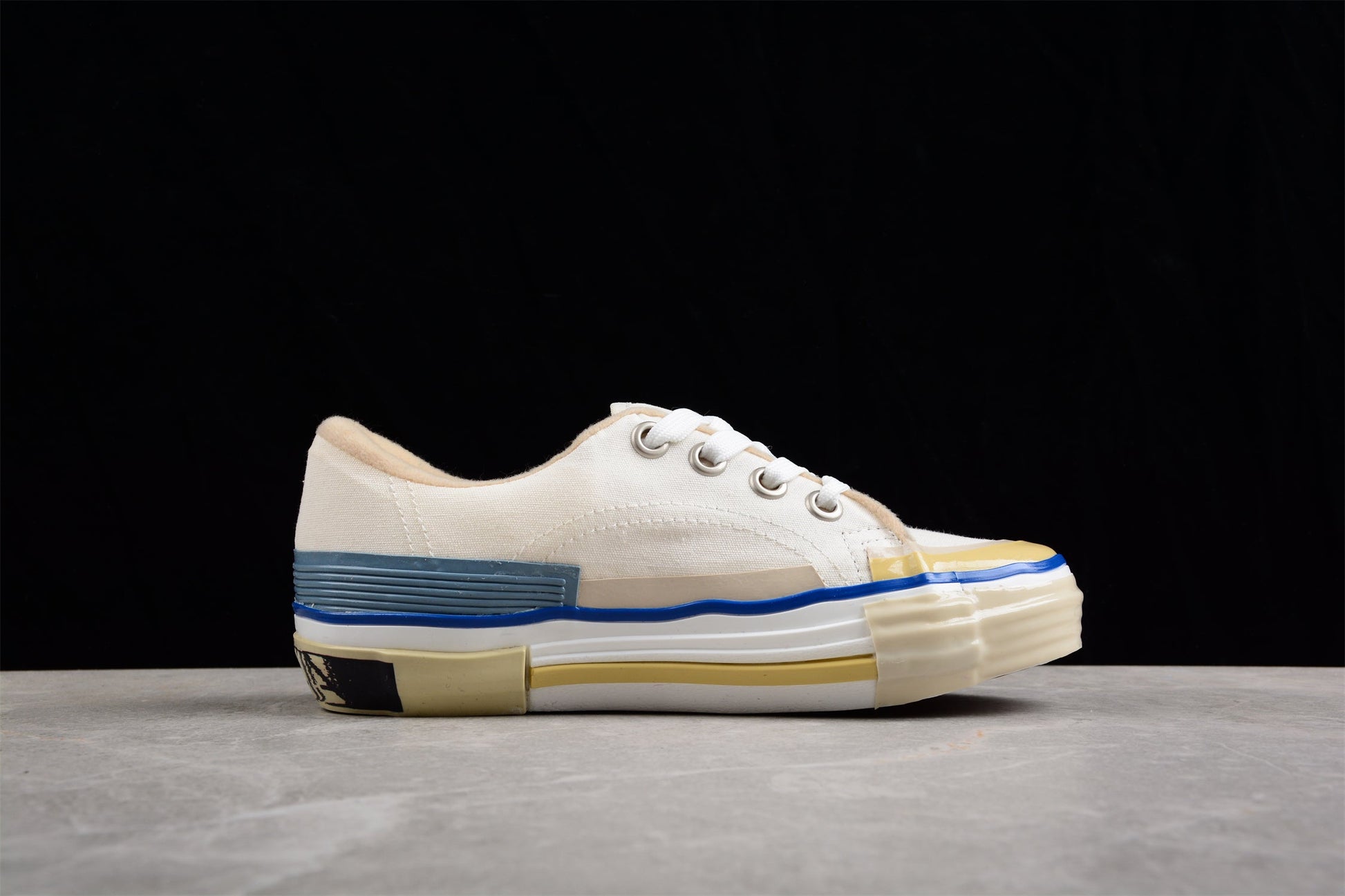 Classic Canvas Low Top Sneakers - Phantom Kicks