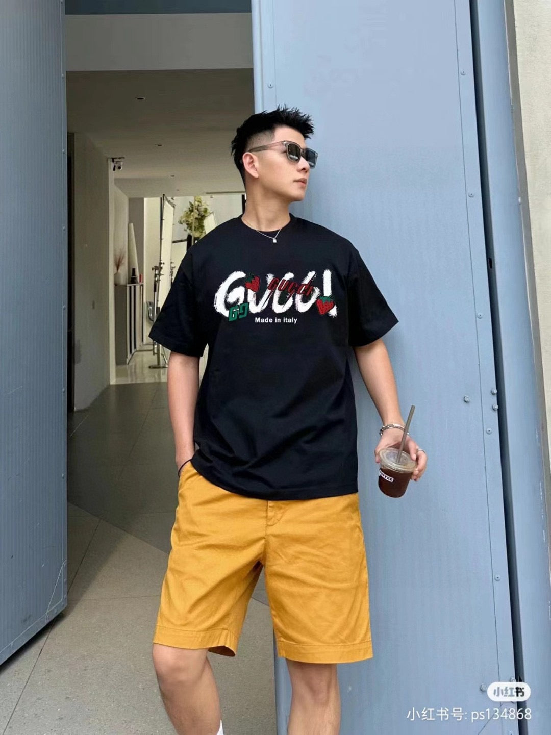 Gucci Strawberry Logo T-Shirt (Black) - Phantom Kicks