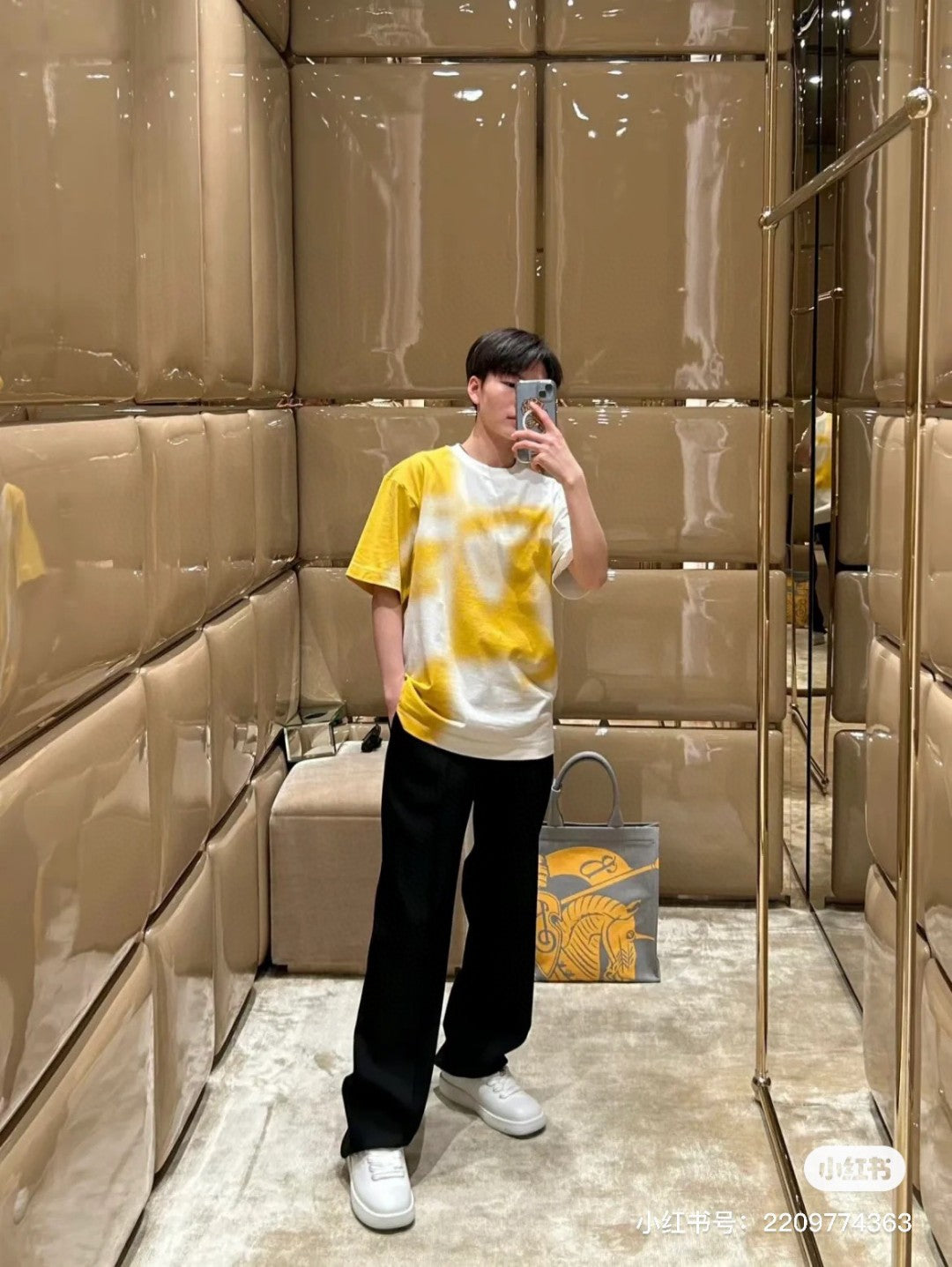 Burberry Gradient Equestrian Logo Yellow T-Shirt - Phantom Kicks