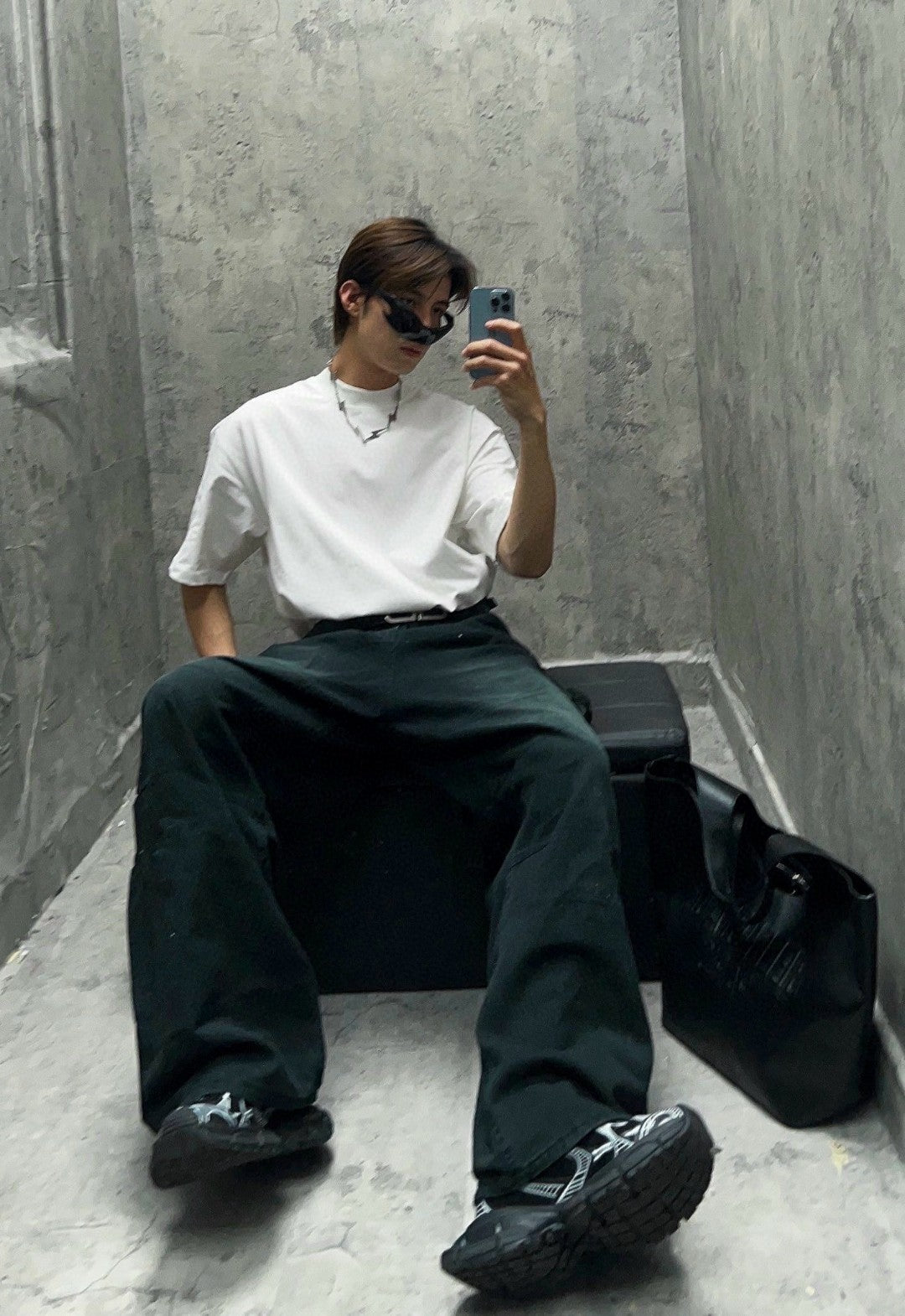 Balenciaga Plain White T-Shirt - Phantom Kicks