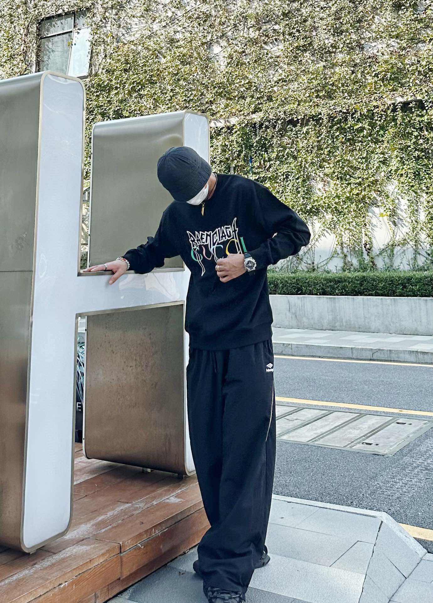 Gucci x Balenciaga Sweatshirt - Phantom Kicks