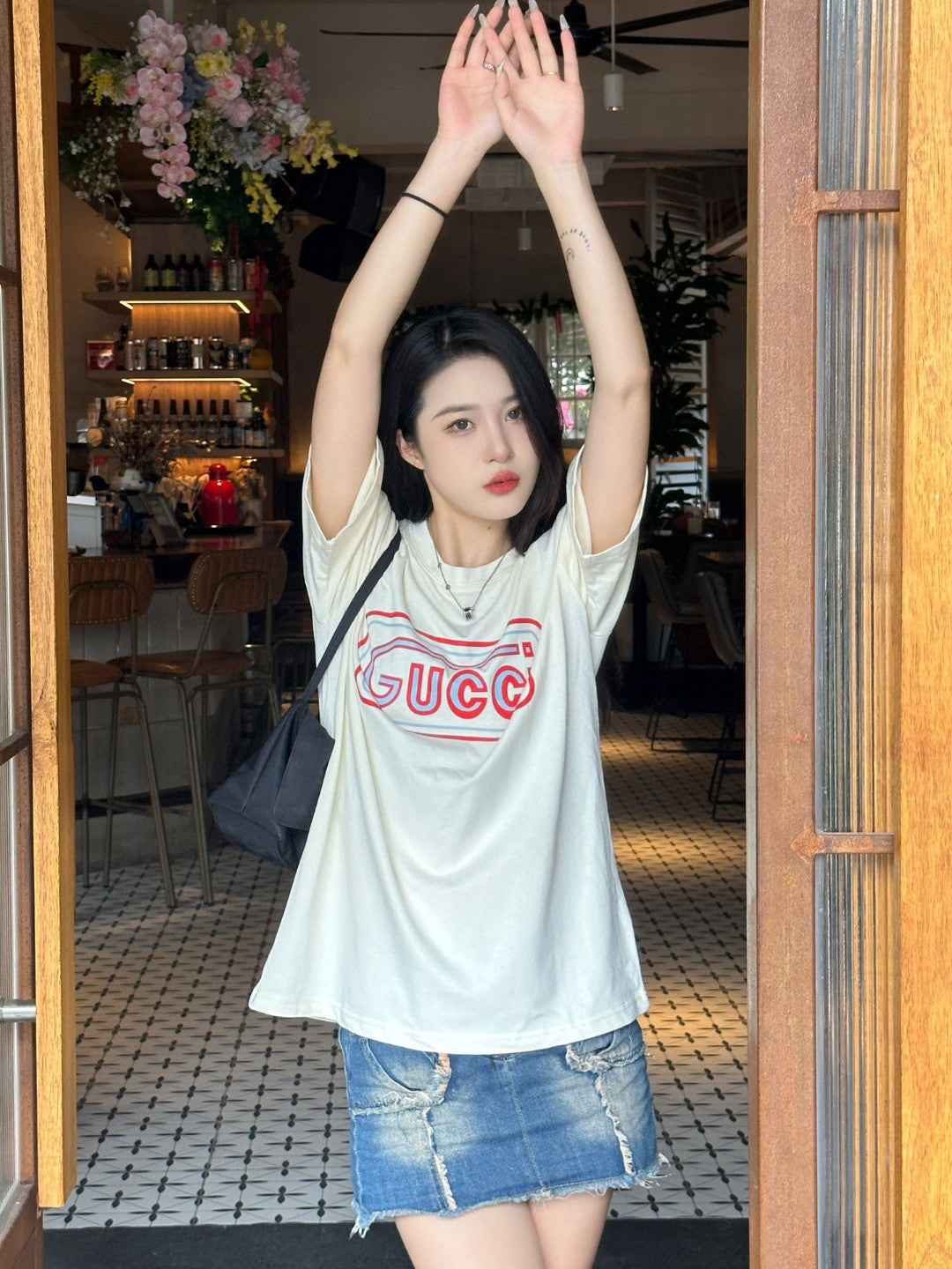 Gucci Vintage Logo T-Shirt - Phantom Kicks