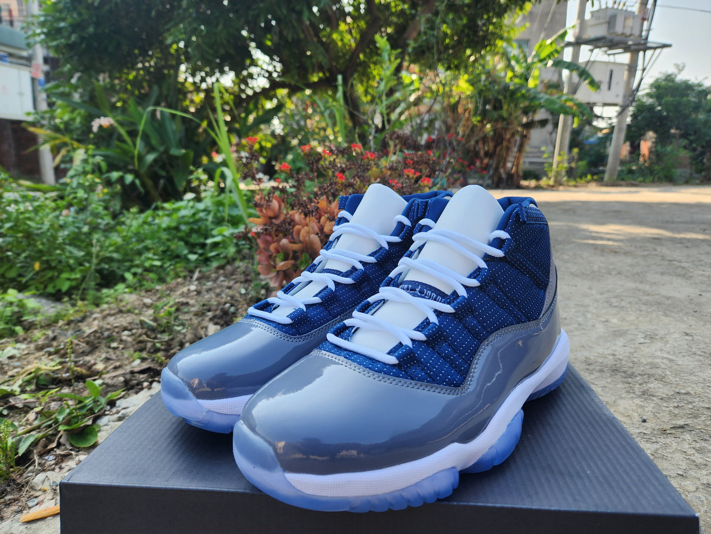 JORDAN 11 "Deep Blue Grey" - Phantom Kicks
