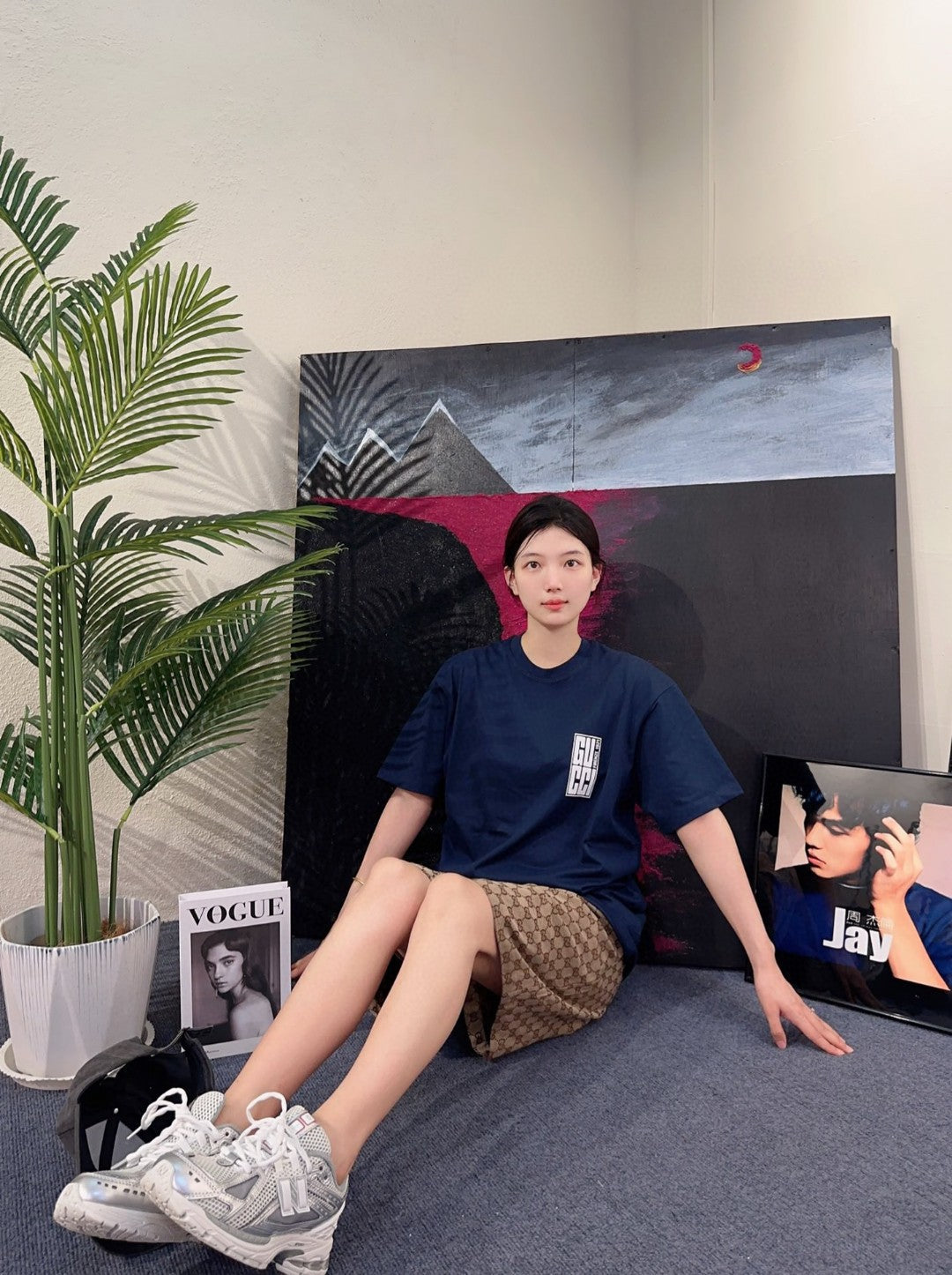 Gucci Navy Blue T-Shirt with Vertical Logo Patch - Phantom Kicks