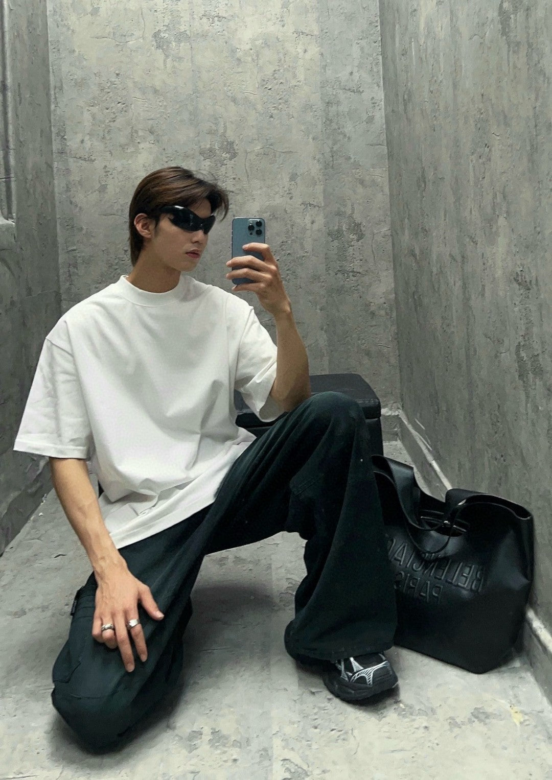 Balenciaga Plain White T-Shirt - Phantom Kicks
