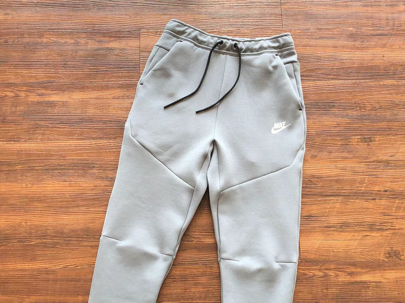 NIKE TECH FLEECE PANTS x GREY/WHITE - Phantom Kicks