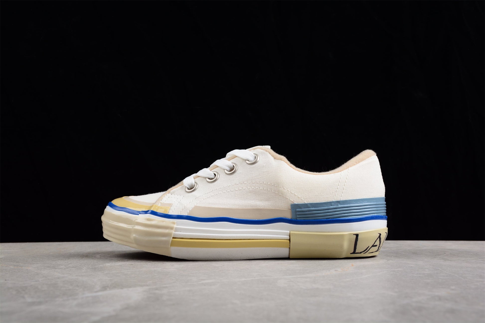 Classic Canvas Low Top Sneakers - Phantom Kicks
