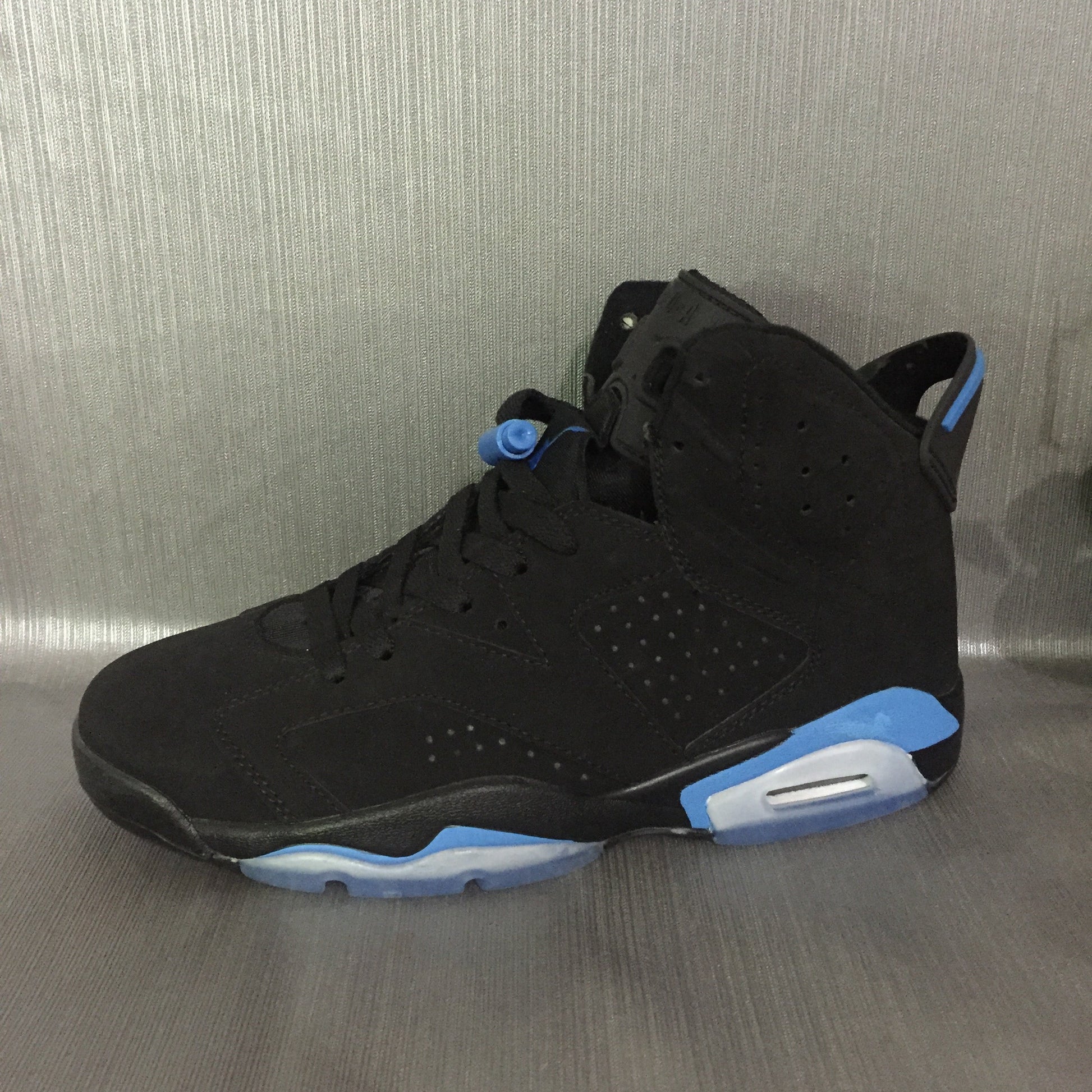 Jordan 6 Retro "Black University Blue" - Phantom Kicks
