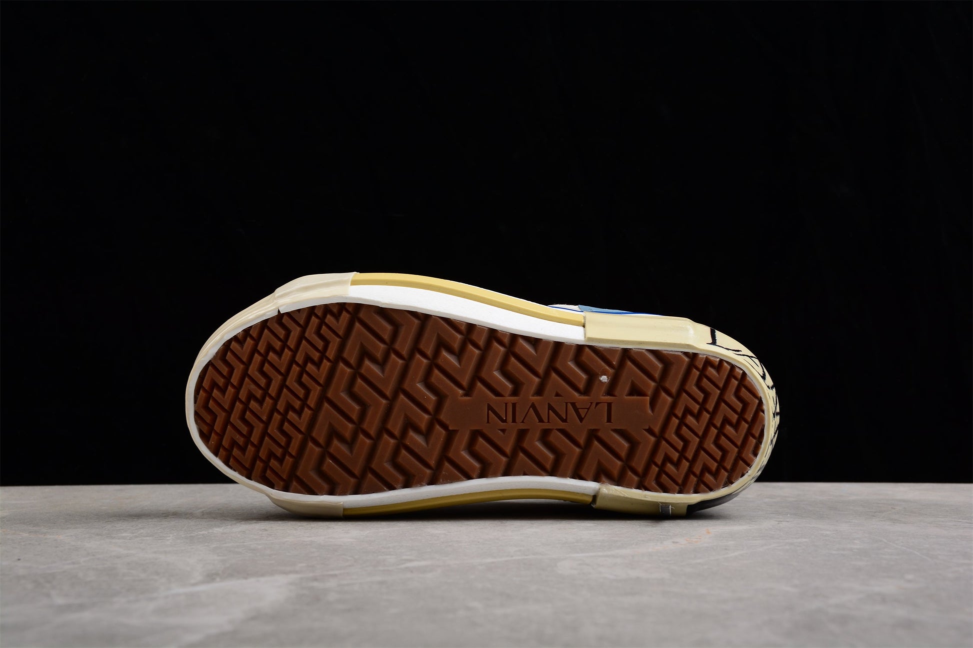 Classic Canvas Low Top Sneakers - Phantom Kicks
