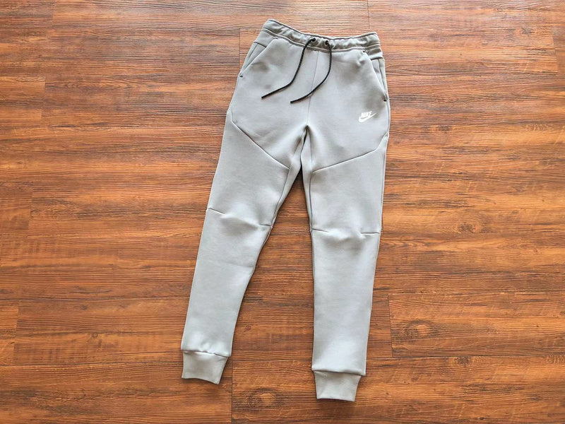NIKE TECH FLEECE PANTS x GREY/WHITE - Phantom Kicks