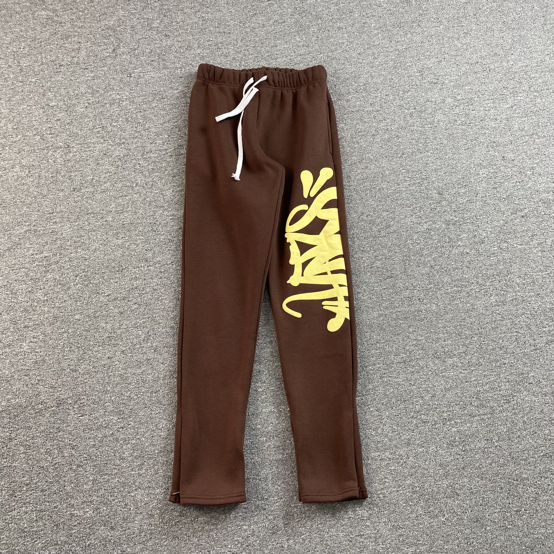 SYNA WORLD SWEATPANTS BROWN - Phantom Kicks