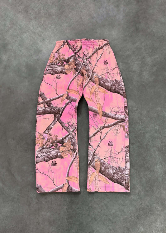 Y2K Women’s Pink Camo Print Baggy Pants – Unisex Streetwear, Vintage Vibe, Soft & Bold Outdoor Style - Phantom Kicks