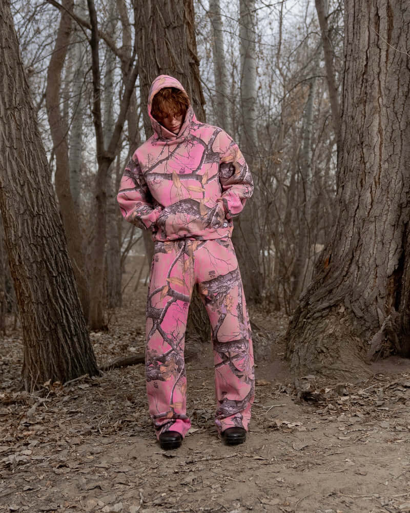 Y2K Women’s Pink Camo Print Baggy Pants – Unisex Streetwear, Vintage Vibe, Soft & Bold Outdoor Style - Phantom Kicks