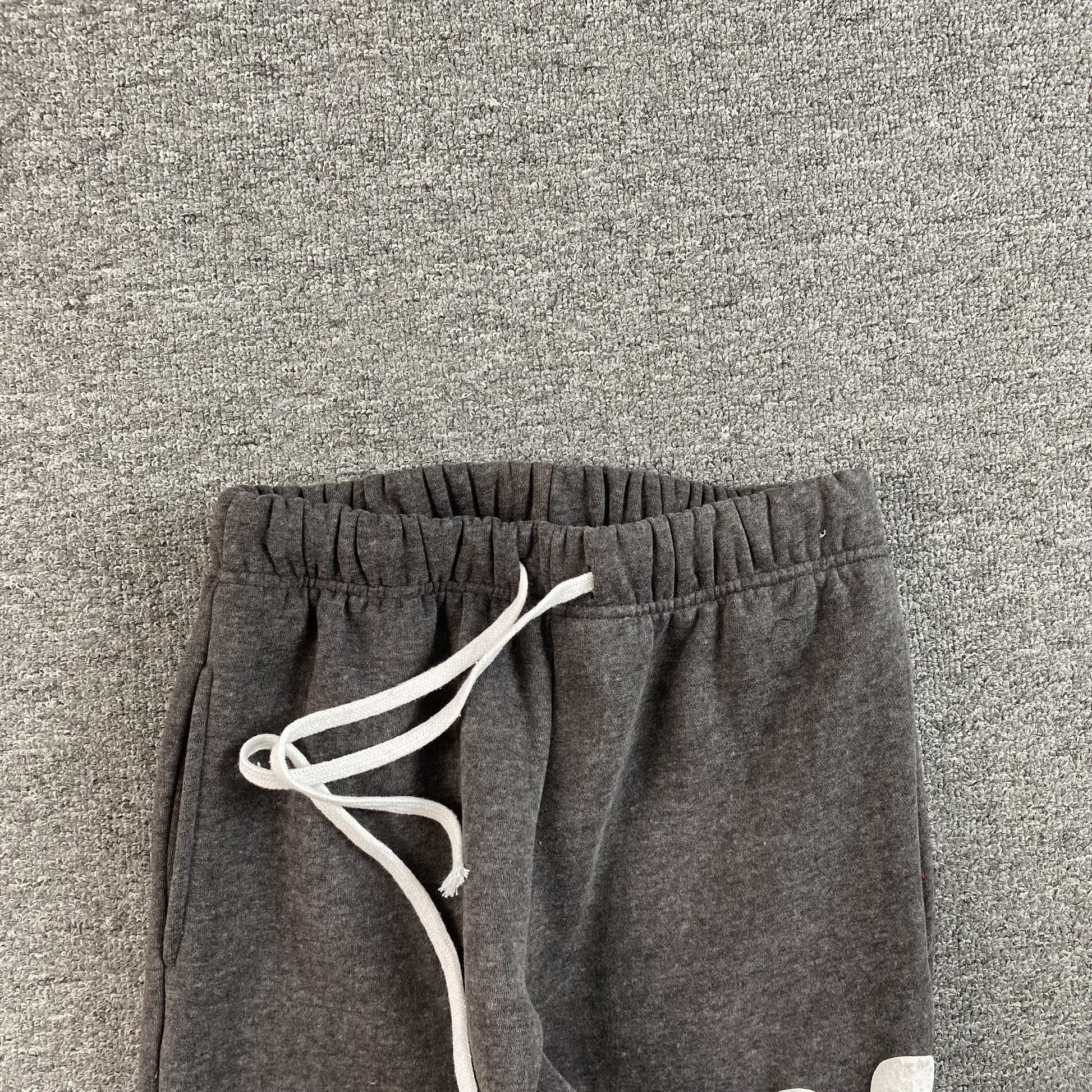 SYNA WORLD SWEATPANTS GREY - Phantom Kicks