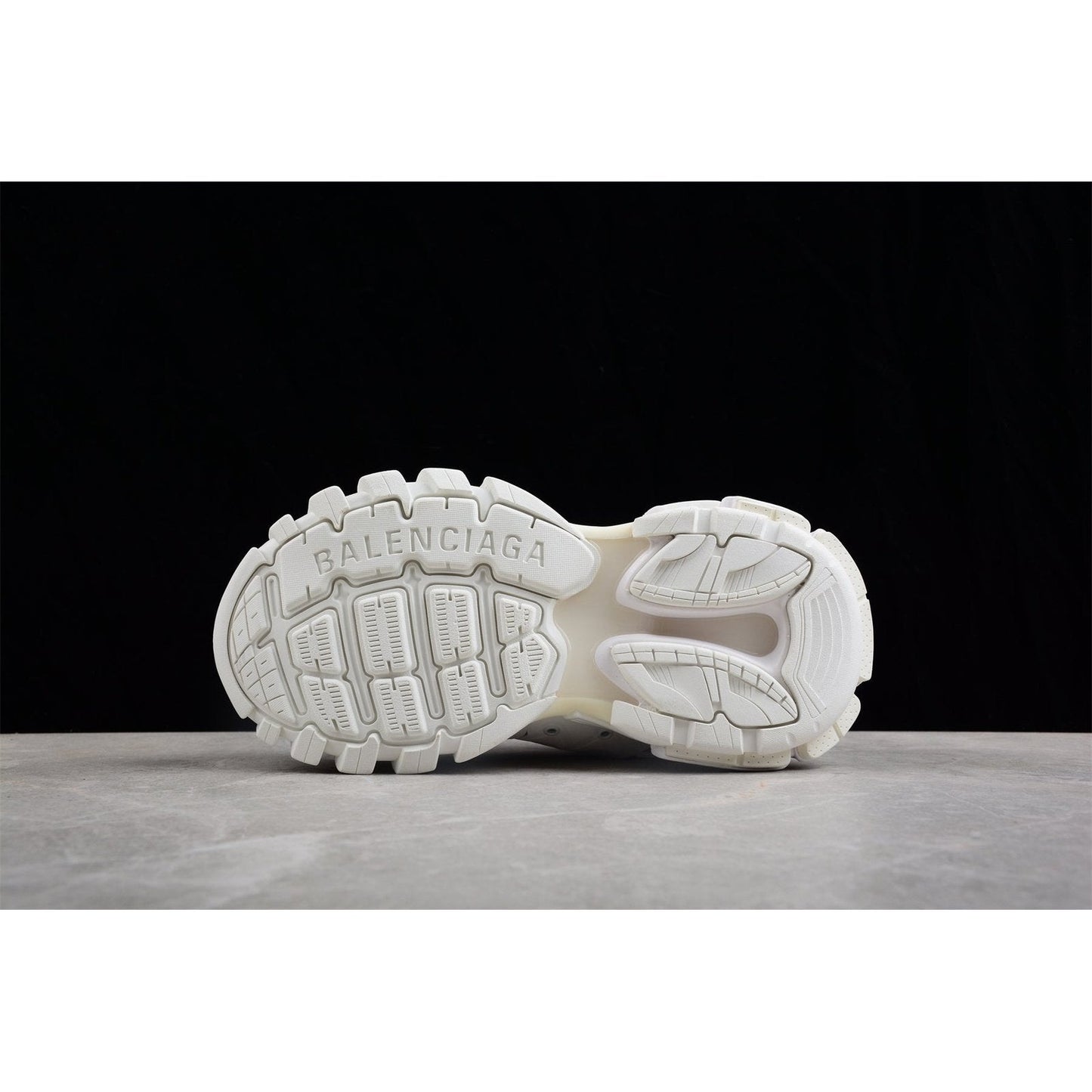 BALENCIAGA TRACK x WHITE WHITE - Phantom Kicks