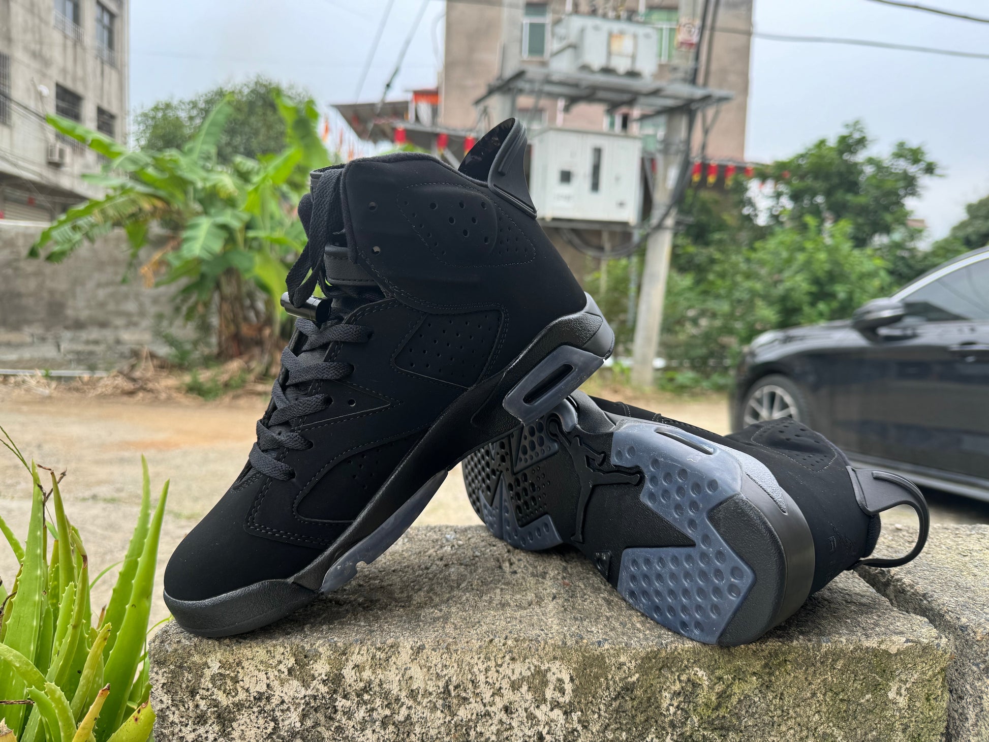 Jordan 6 "Triple Black" - Phantom Kicks