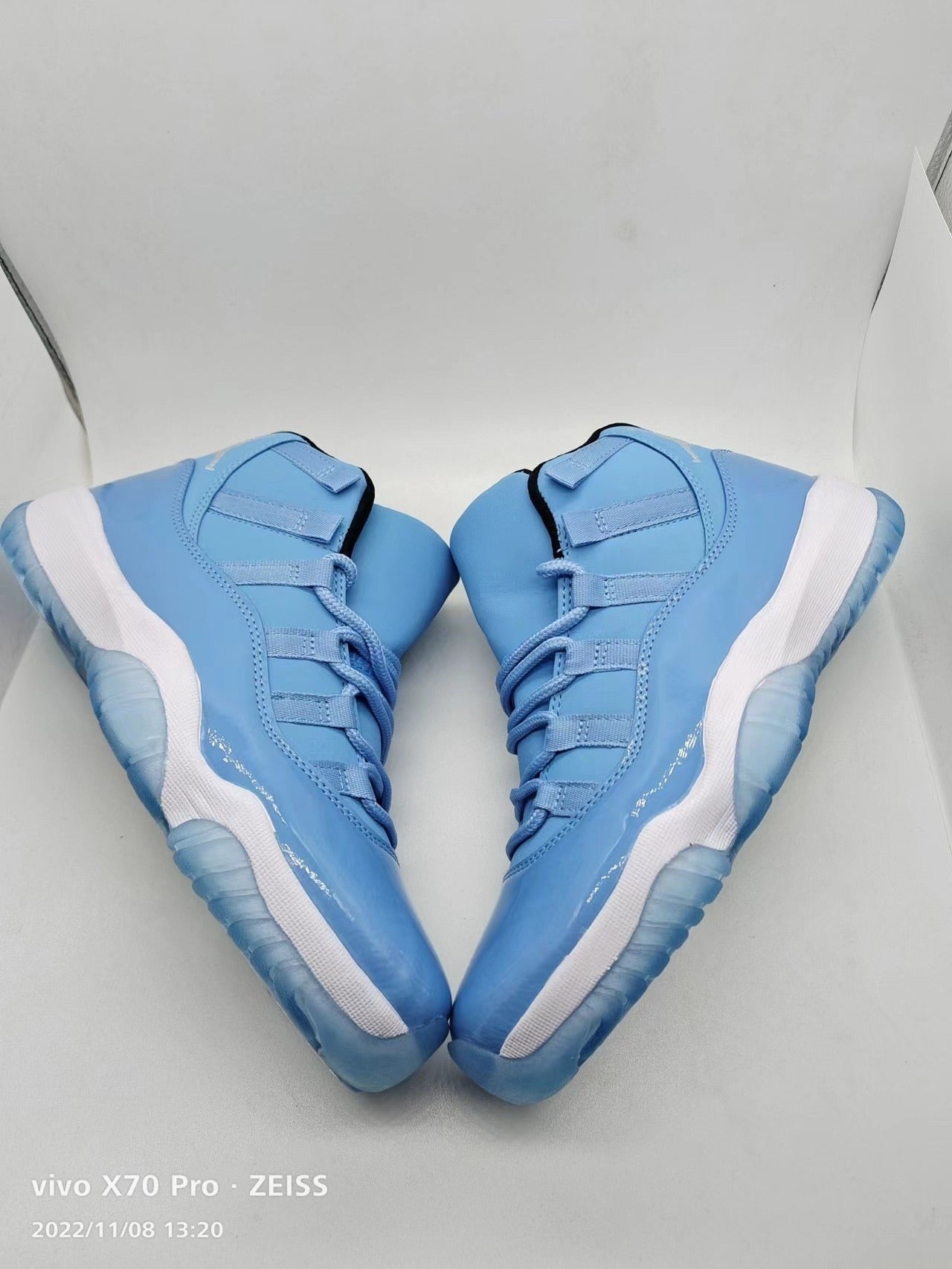 JORDAN 11 "Single Day" - Phantom Kicks