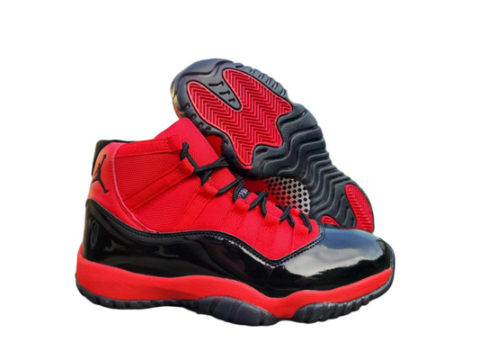 JORDAN 11 Black and Red - Phantom Kicks